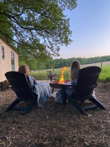 Coachroad Shepherds Huts Петуърт Екстериор снимка