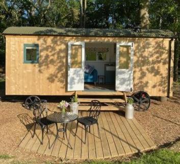Coachroad Shepherds Huts Петуърт Екстериор снимка