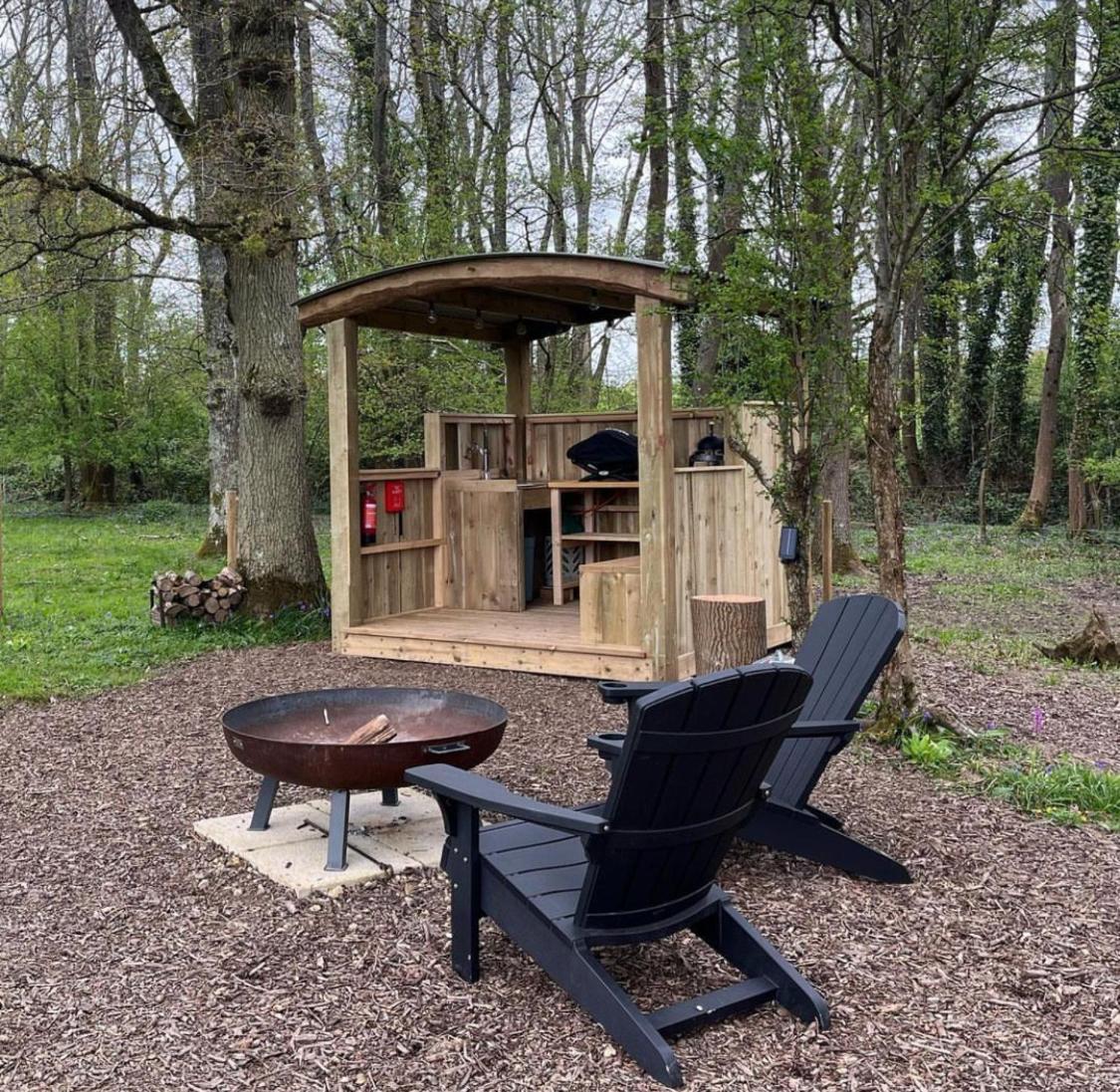 Coachroad Shepherds Huts Петуърт Екстериор снимка